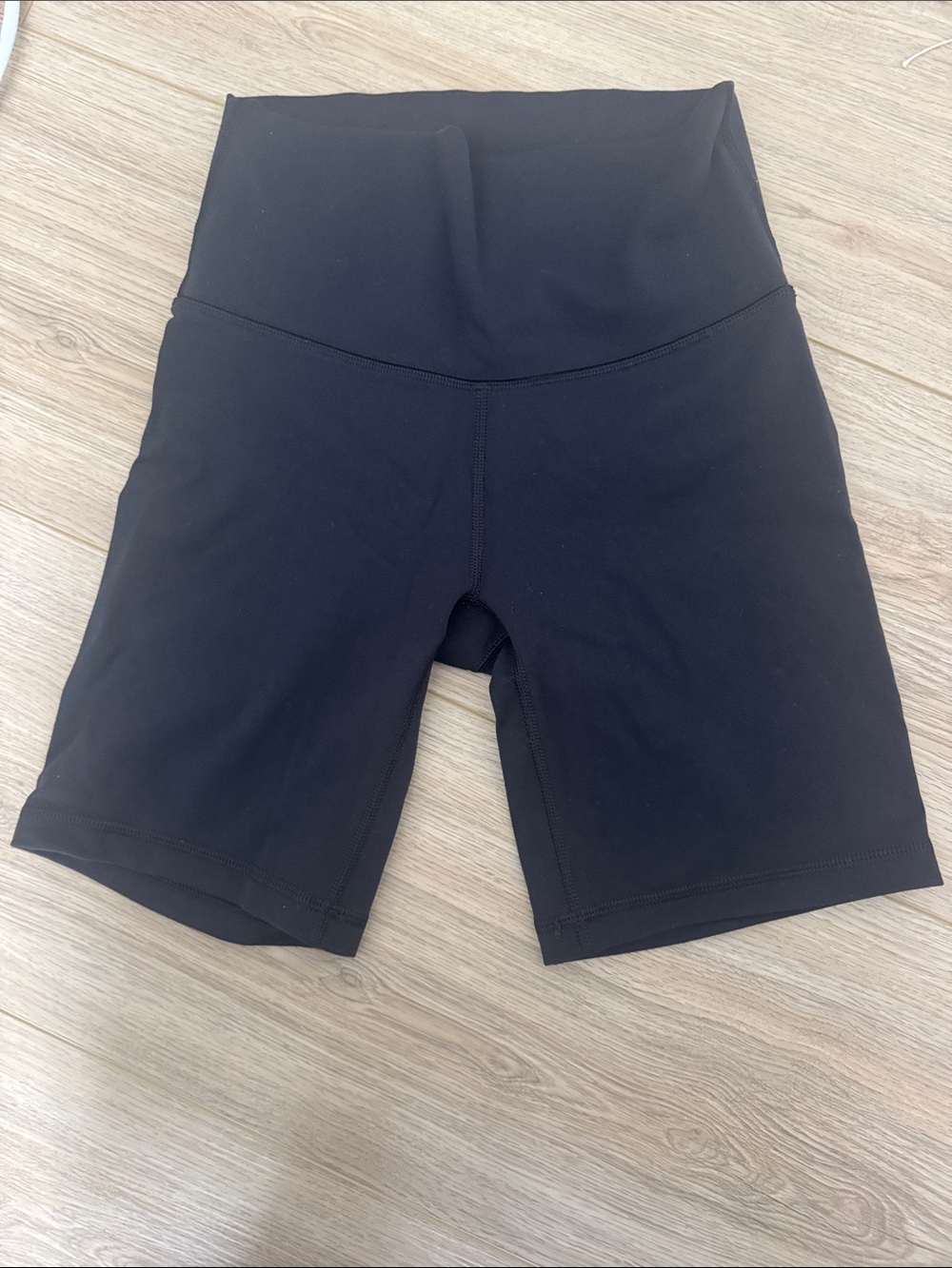 ARITZIA TNA action biker shorts XS